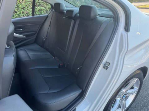 2012 BMW 3 Series 328i