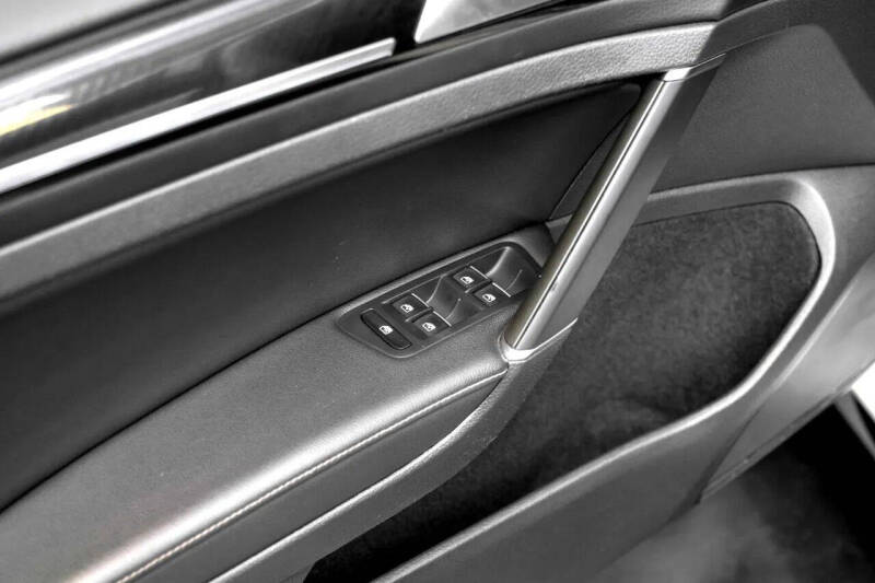 2019 Volkswagen Golf R 4Motion