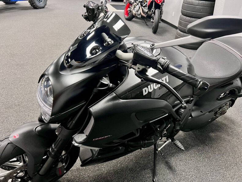2012 Ducati Diavel Carbon Series