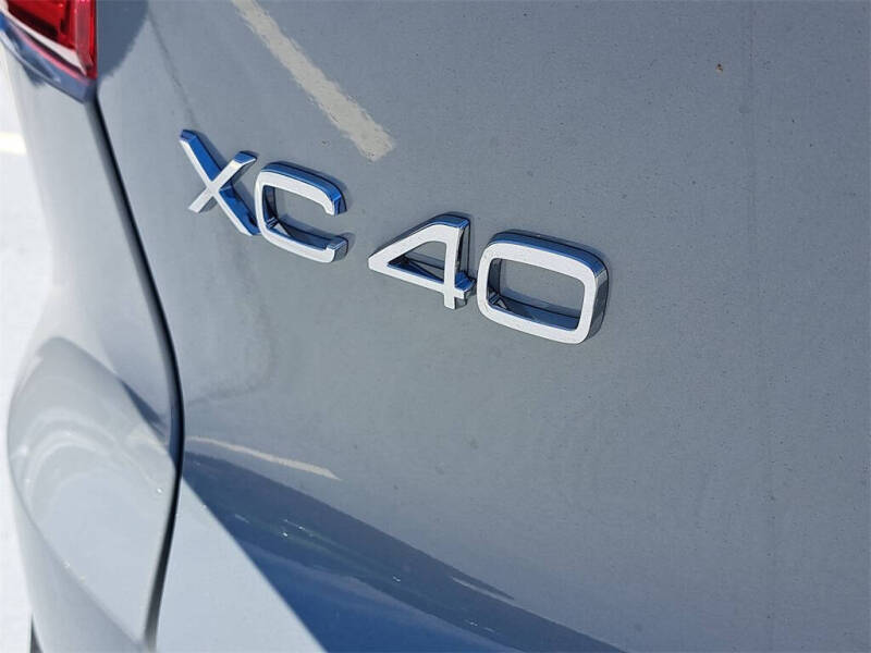2026 Volvo XC40 B5 Plus