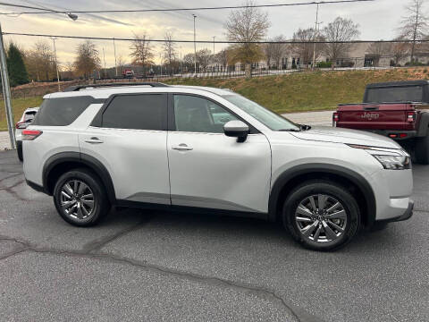 2025 Nissan Pathfinder SV