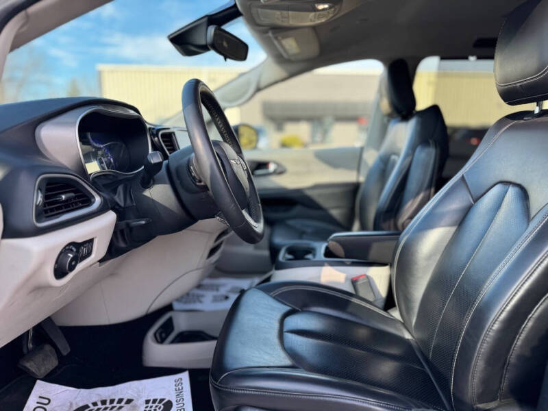 2023 Chrysler Pacifica Touring L