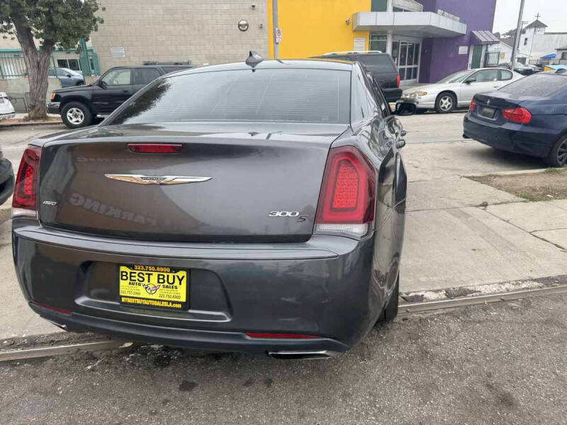 2016 Chrysler 300