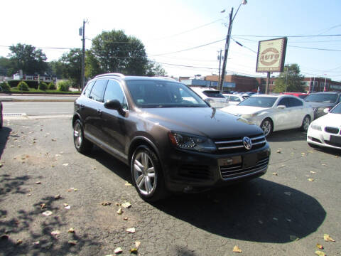 2013 Volkswagen Touareg for sale at Nutmeg Auto Wholesalers Inc in East Hartford CT