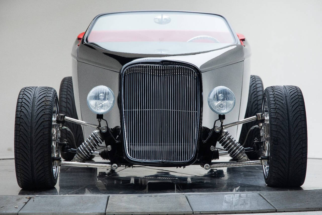 1933 Ford Model 40 9