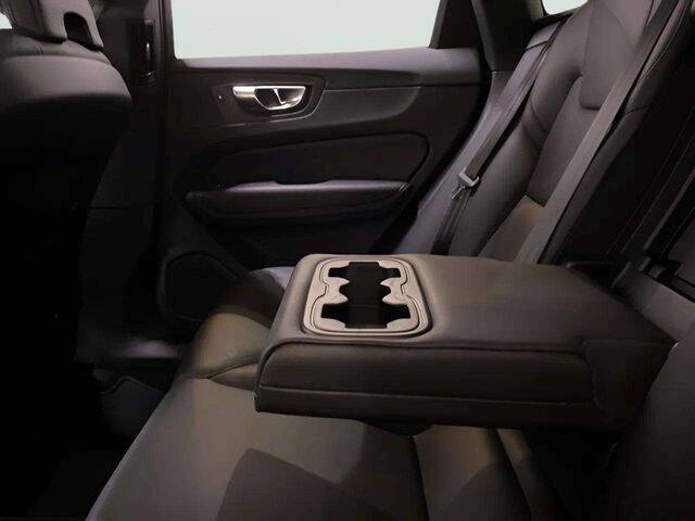 2025 Volvo XC60 B5 Core Dark Theme