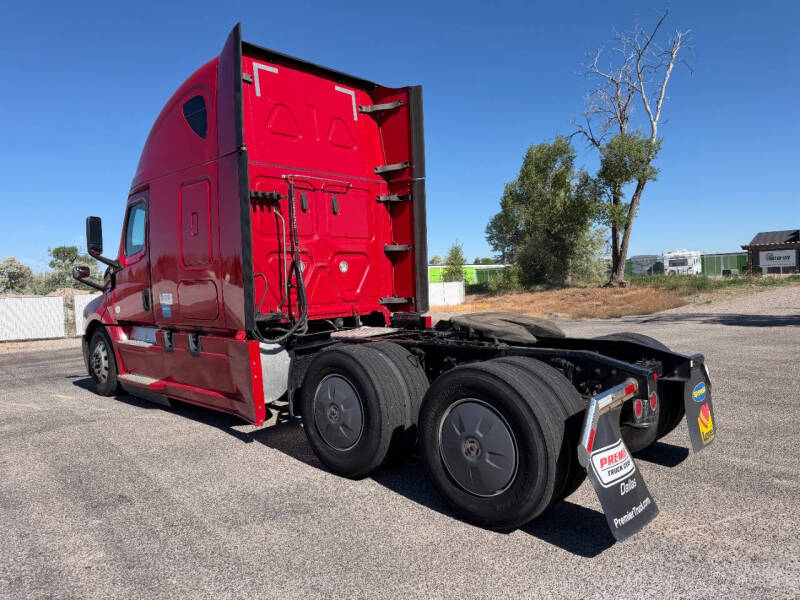 2020 Freightliner Cascadia