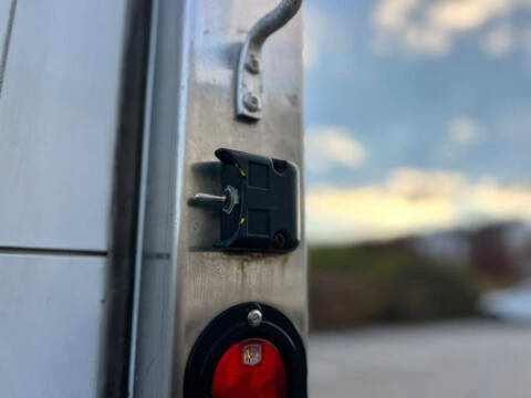 2020 Freightliner M2 106