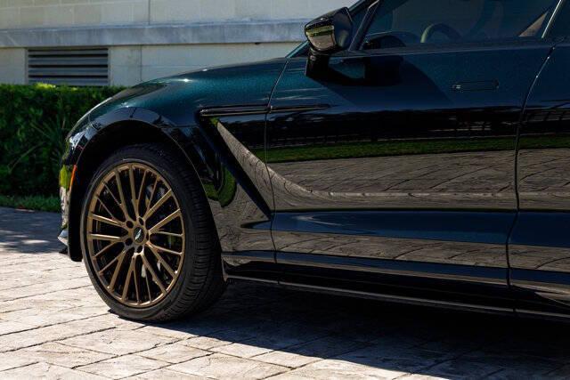 2025 Aston Martin DBX 707