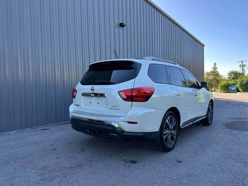 2017 Nissan Pathfinder Platinum