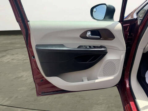 2017 Chrysler Pacifica Touring