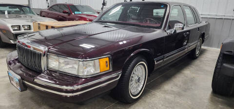 1992 Lincoln Town Car for sale at Pederson's Classics in Tea SD