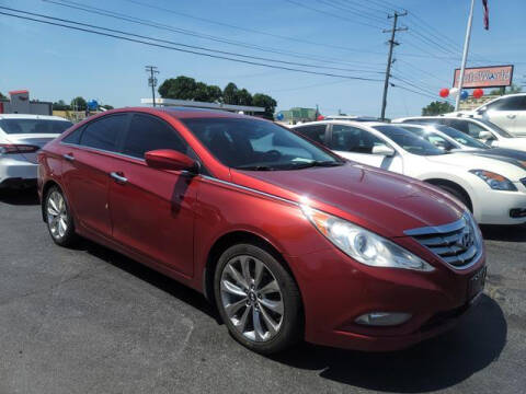 2013 Hyundai Sonata for sale at AUTOWORLD in Chester VA