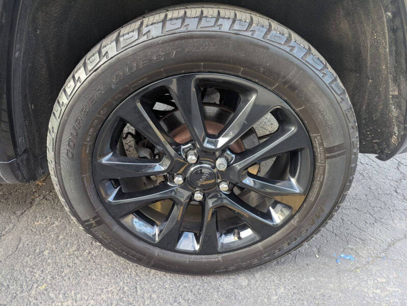 2019 Jeep Grand Cherokee Laredo