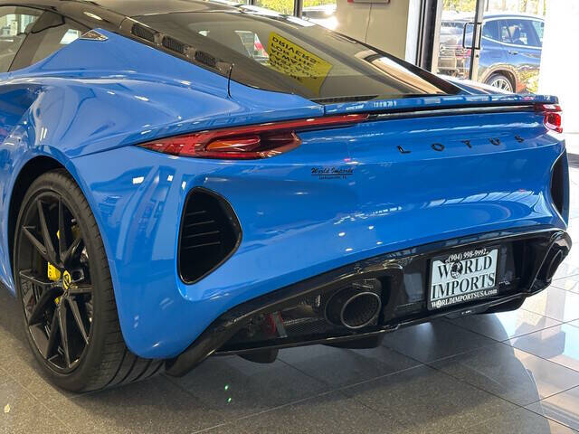 2025 Lotus Emira 9