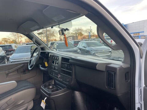 2025 Chevrolet Express 2500