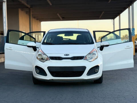 2013 Kia Rio 5-Door SX