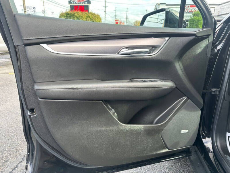 2022 Cadillac XT5 Luxury