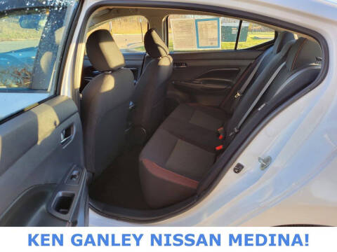 2022 Nissan Versa SR