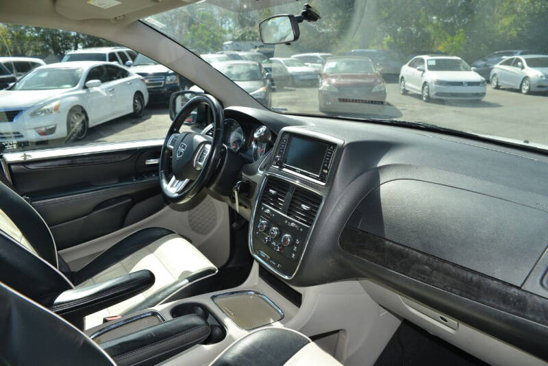 2015 Dodge Grand Caravan SXT Plus