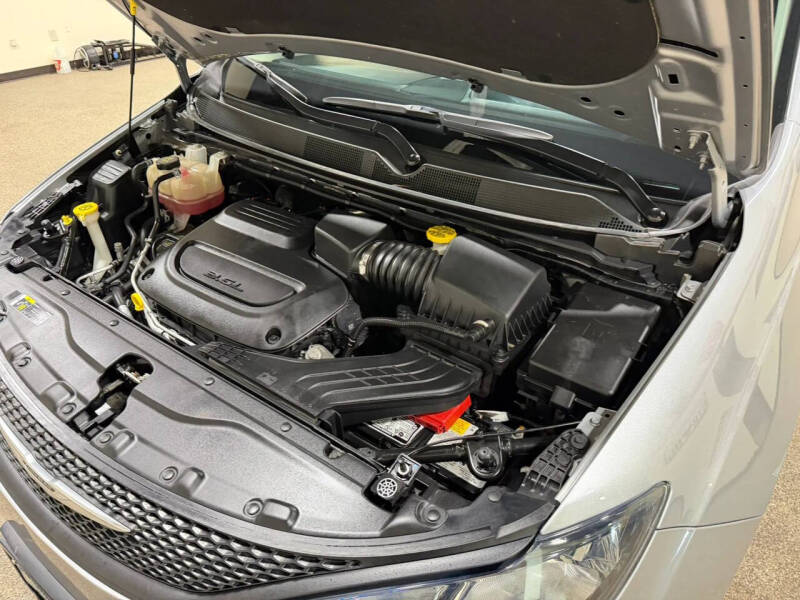 2021 Chrysler Voyager L