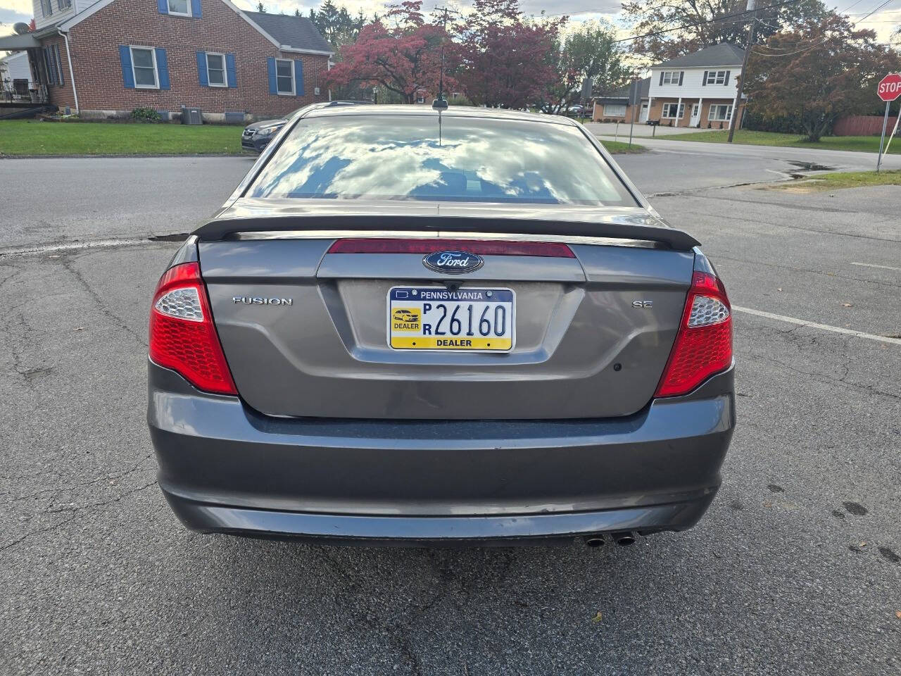 2010 Ford Fusion for sale at QUEENSGATE AUTO SALES in York, PA