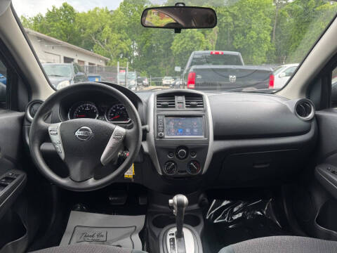 2019 Nissan Versa SV