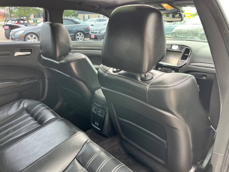 2016 Chrysler 300