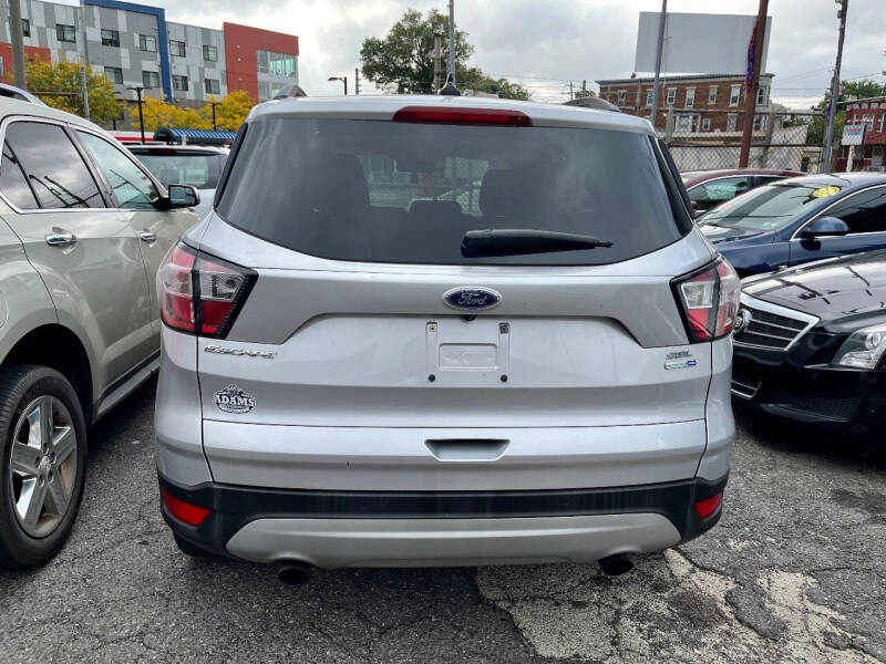 2018 Ford Escape SEL photo 4