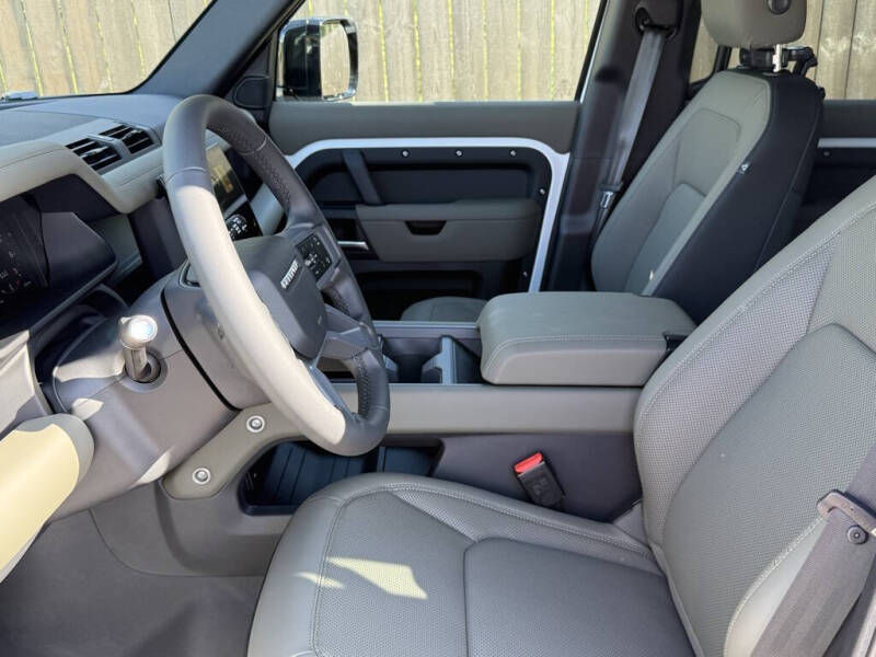 2026 Land Rover Defender 110 P300 S