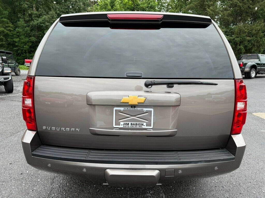 2014 Chevrolet Suburban 4