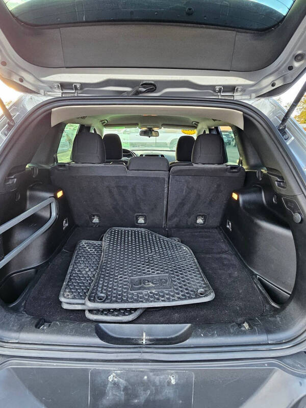 2015 Jeep Cherokee Sport