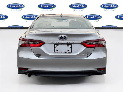2022 Toyota Camry Hybrid LE