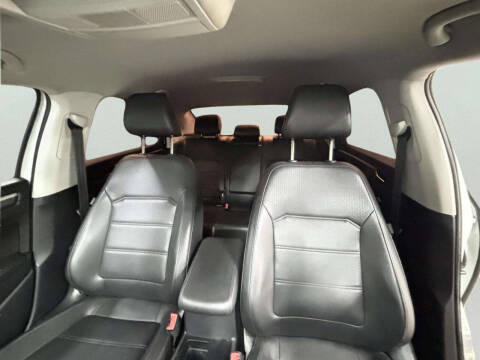 2017 Volkswagen Passat 1.8T R-Line