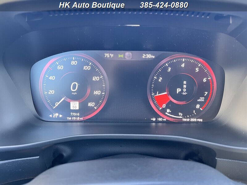 2019 Volvo XC40 T5 Momentum