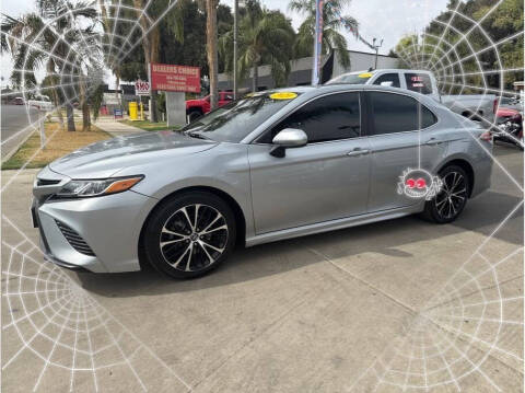 2020 Toyota Camry for sale at Dealers Choice Inc in Farmersville CA