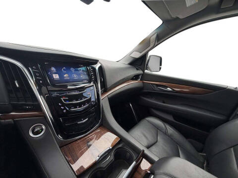 2015 Cadillac Escalade Luxury