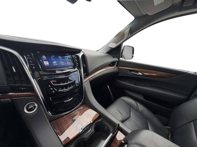 2015 Cadillac Escalade Luxury