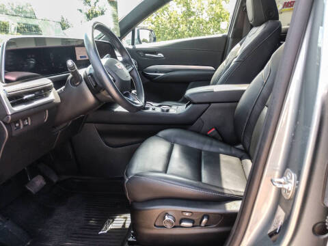 2025 Cadillac XT4 Premium Luxury