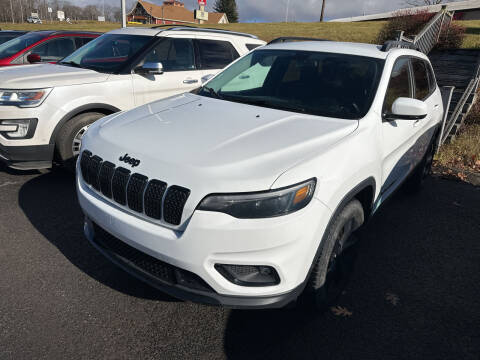 2019 Jeep Cherokee for sale at Ball Pre-owned Auto in Terra Alta WV