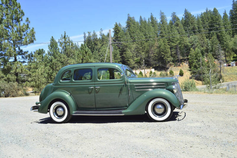 1936 Ford Deluxe