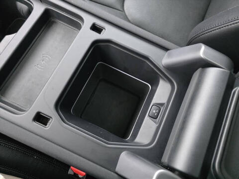 2023 Land Rover Defender 110 X-Dynamic SE