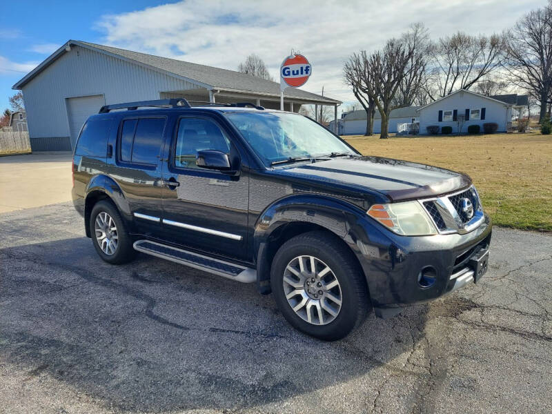 2010 Nissan Pathfinder for sale at CALDERONE CAR & TRUCK in Whiteland IN