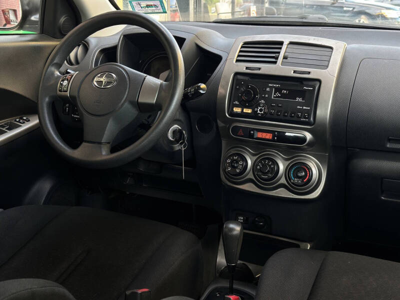 2013 Scion xD