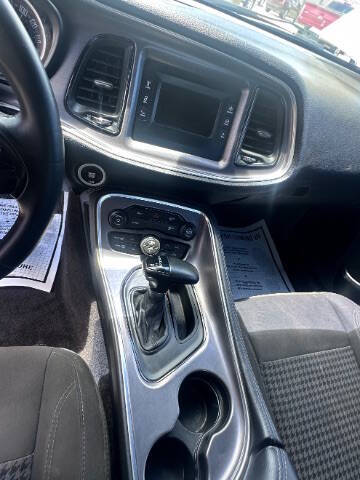 2017 Dodge Challenger SXT