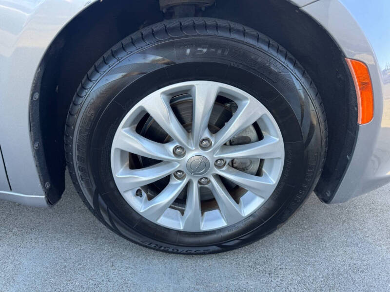 2017 Chrysler Pacifica Touring-L