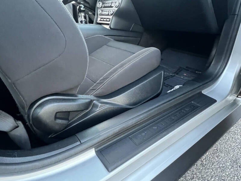 2015 Ford Mustang V6