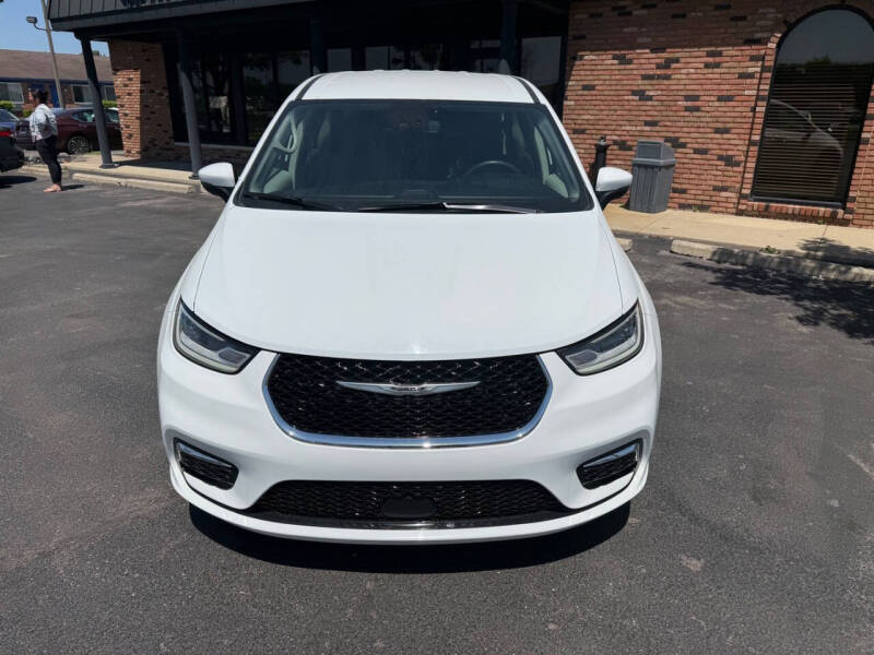 2023 Chrysler Pacifica Touring L