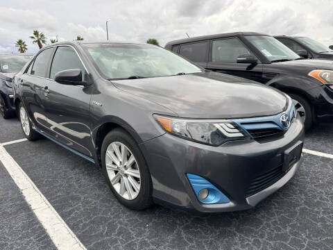 2014 Toyota Camry Hybrid XLE
