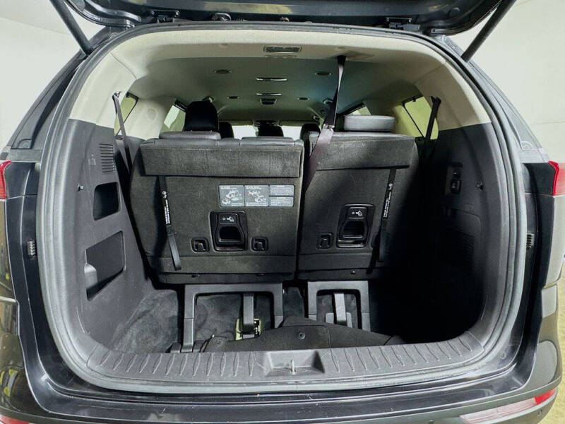 2023 Kia Carnival SX